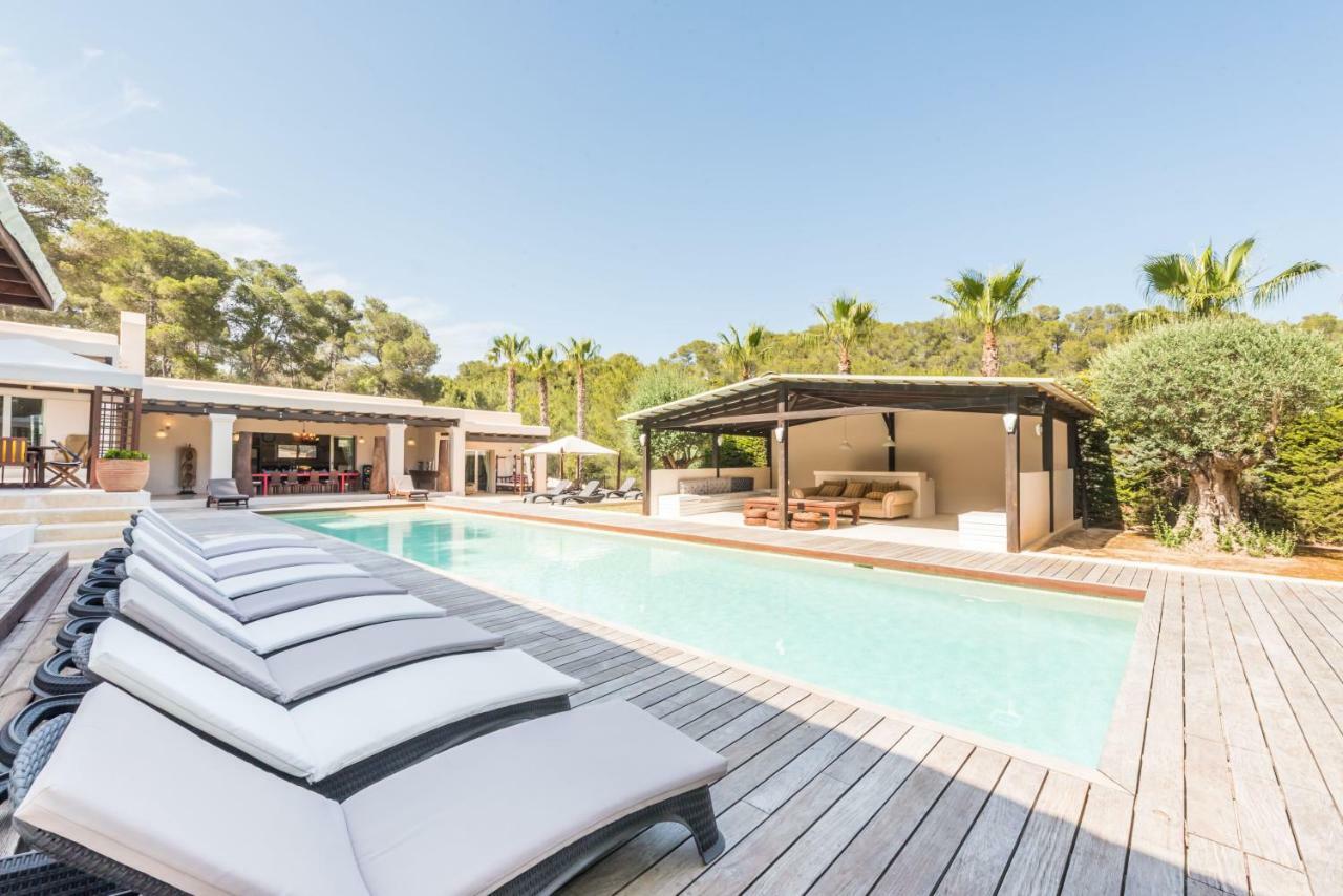 Oasis Villas Complex Cala Llonga  Exterior foto